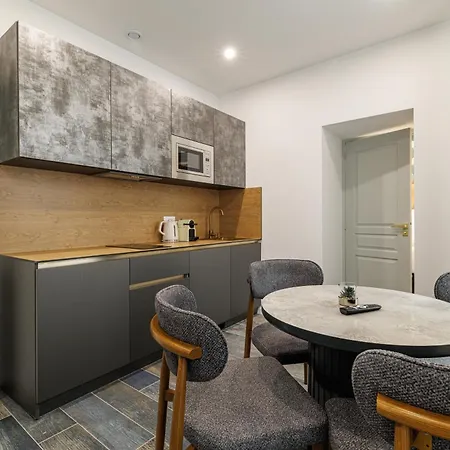 Maison Asteria